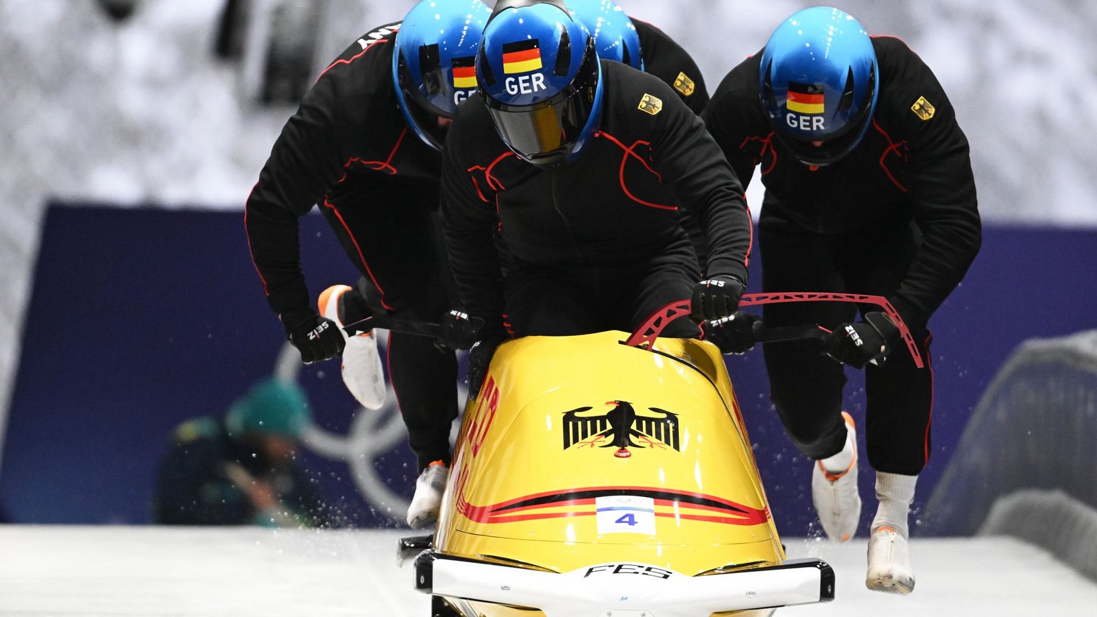 Das Team von Adam Ammour beim Viererbob-Training in Cortina d’Ampezzo.Foto: Robert Michael/dpa Das Team von Adam Ammour beim Viererbob-Training in Cortina d’Ampezzo.Foto: Robert Michael/dpa