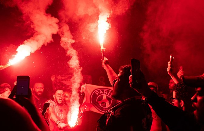 Nach dem Champions League-Sieg von PSG gegen Arsenal feierten die Fans ausgelassen – doch es kam auch zu Ausschreitungen.<span class='image-autor'>Foto: IMAGO/Bestimage/IMAGO/Jeremy Melloul / Bestimage</span>