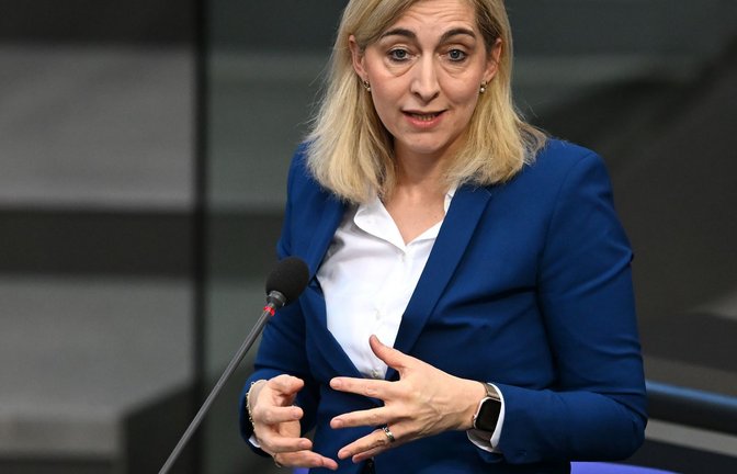 Das Gesundheitsministerium erwartet eine größere Finanzlücke bei den Kassen 2027. (Archivbild)<span class='image-autor'>Foto: Elisa Schu/dpa</span>