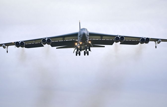 B-52-Bomer stürzt in Kalifornien ab. (Symbolbild)<span class='image-autor'>Foto: Ben Birchall/PA Wire/dpa</span>