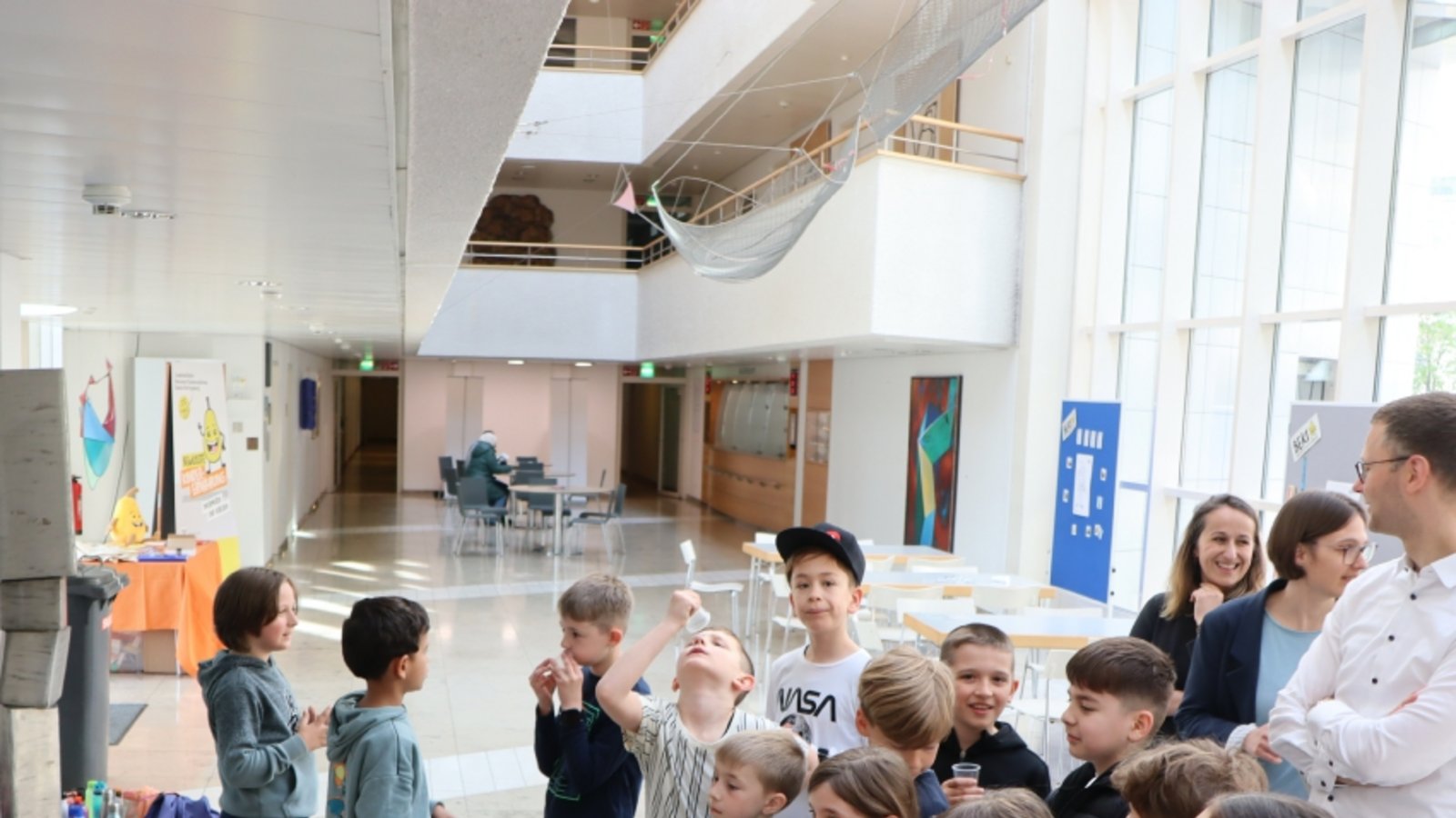 Kinder im Landratsamt.  Foto: LE/Hörstmann