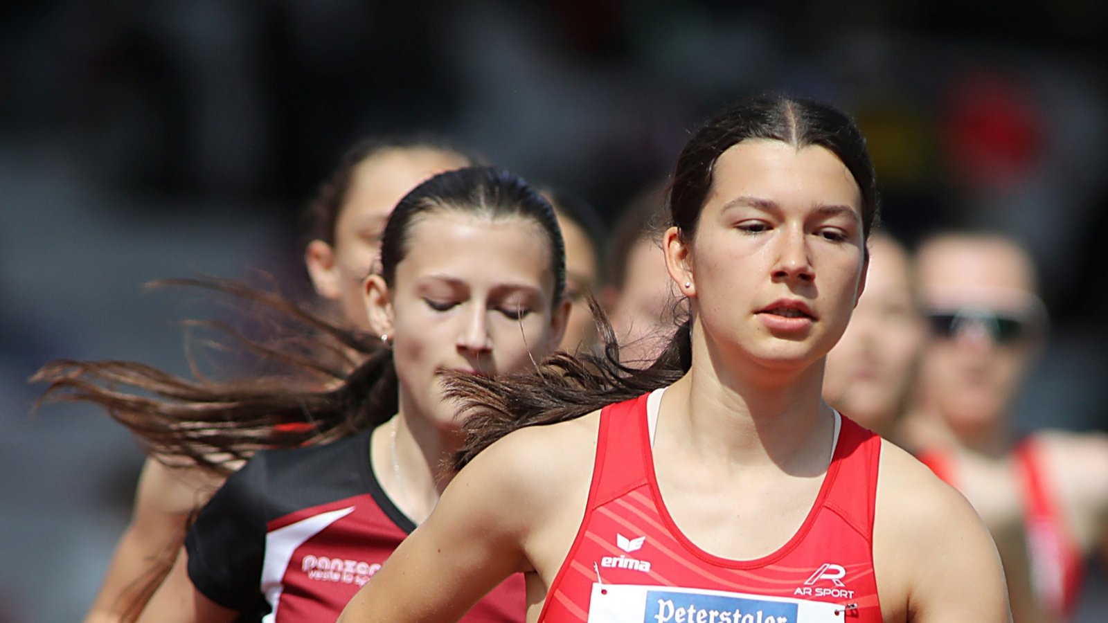 Annika Metzger feiert über die 1500 Meter einen Start-Ziel-Sieg. Foto: Görlitz Annika Metzger feiert über die 1500 Meter einen Start-Ziel-Sieg. Foto: Görlitz