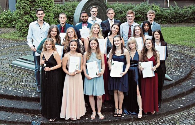 Die Abiturientinnen und Abiturienten des Wirschaftsgymnasiums.