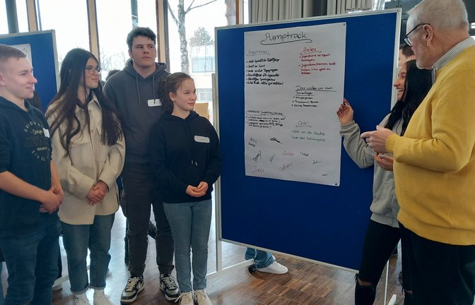 Rege Teilnahme beim 5. Sachsenheimer Jugendforum.  <span class='image-autor'>Foto: Glemser</span>