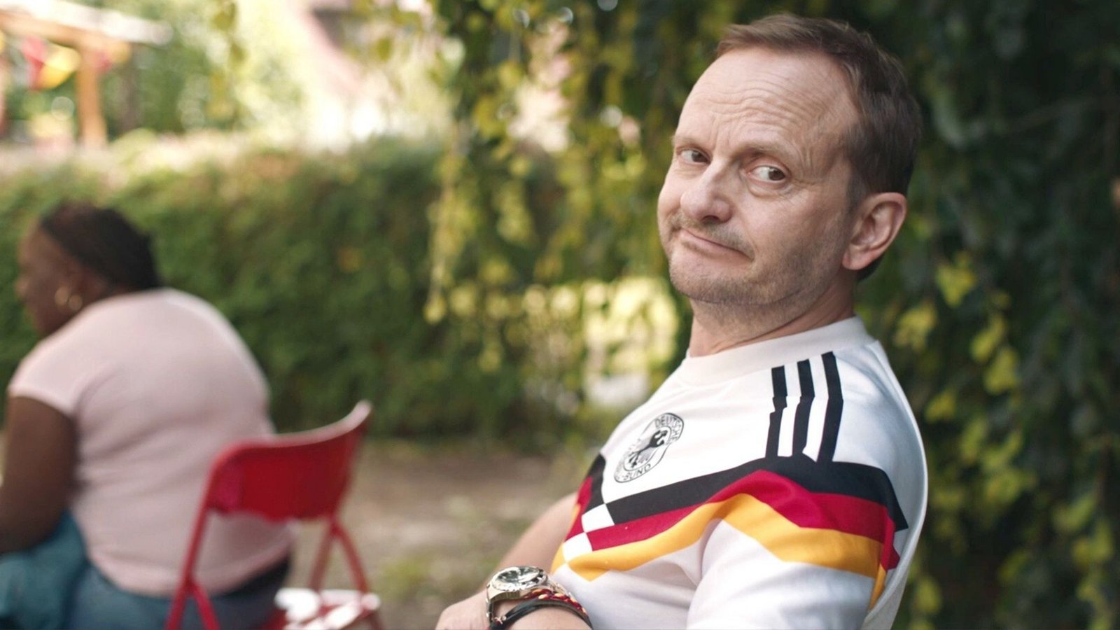 Erfolg auch auf Netflix: Milan Peschel in einer Paraderolle – als Andi Knuppe in der ZDFneo- Serie „Doppelhaushälfte“Foto: Erfolg auch auf Netflix: Milan Peschel in einer Paraderolle – als Andi Knuppe in der ZDFneo- Serie „Doppelhaushälfte“Foto: 