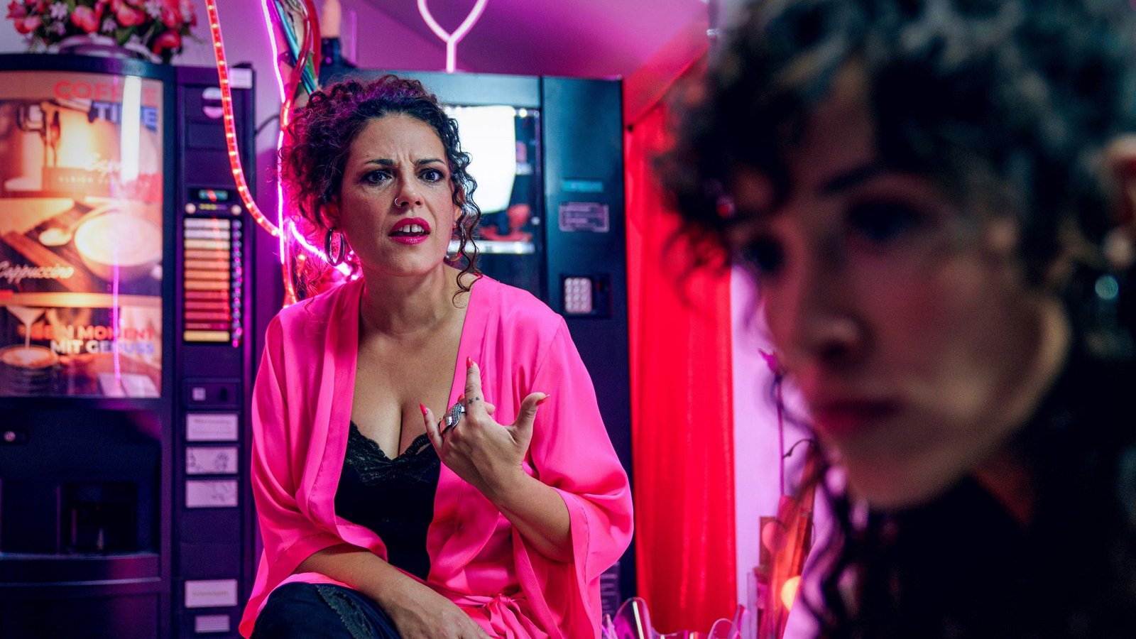 Ramona (Claudia Kottal, li.), Linda Filipovic (Gabriela García-Vargas)Foto: ORF/Petro Domenigg Ramona (Claudia Kottal, li.), Linda Filipovic (Gabriela García-Vargas)Foto: ORF/Petro Domenigg