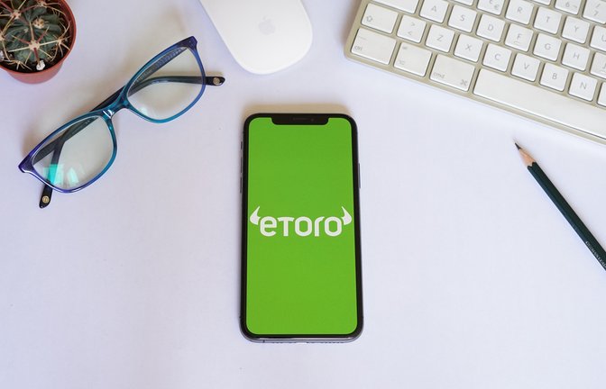 So heben Sie Geld von eToro ab.<span class='image-autor'>Foto: Sulastri Sulastri / shutterstock.com</span>