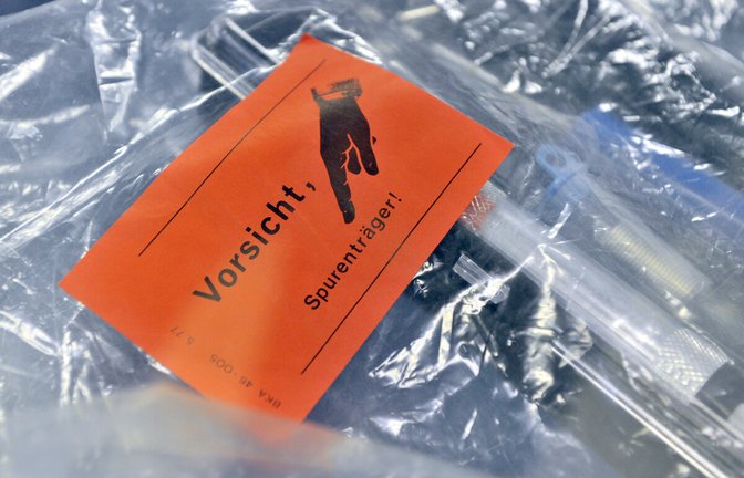 Aktuell muss der Betroffene über eine Durchsuchung informiert werden – und hat das Recht, dabei zu sein. Aktuell muss der Betroffene über eine Durchsuchung informiert werden – und hat das Recht, dabei zu sein.<span class='image-autor'>Foto: dpa/Boris Roessler</span>