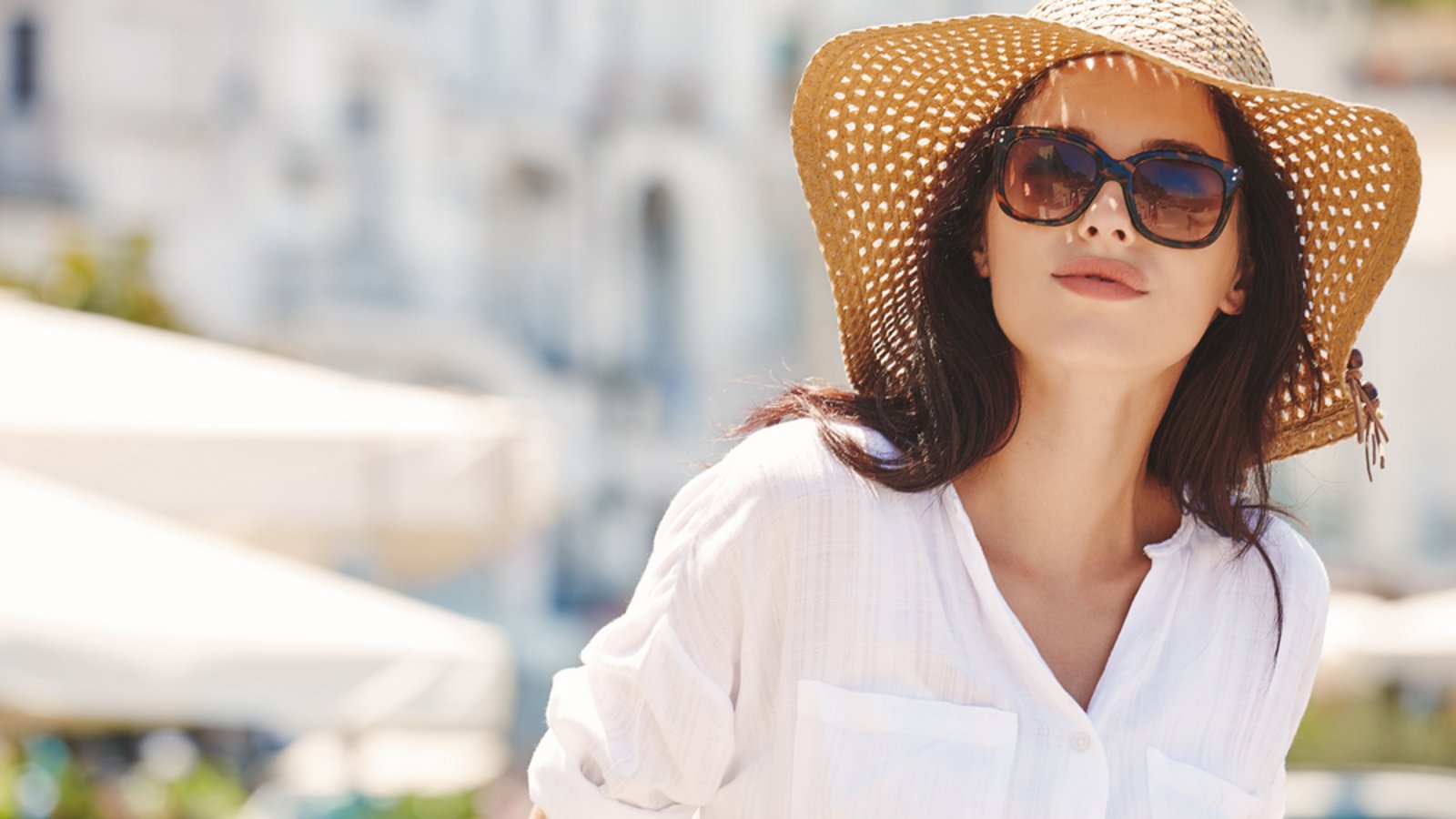 Bei hohen UV-Werten gilt: Sonnenbrille und Kopfbedeckung dürfen nicht fehlen.Foto: Izabela Magier/ Shutterstock Bei hohen UV-Werten gilt: Sonnenbrille und Kopfbedeckung dürfen nicht fehlen.Foto: Izabela Magier/ Shutterstock