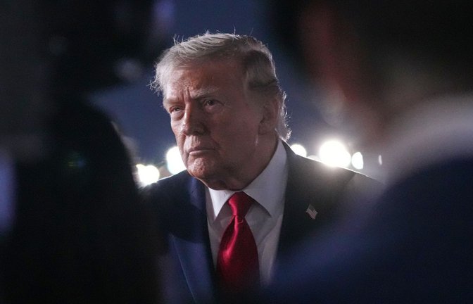 USA kündigen Schläge gegen den Iran an. (Archivbild)<span class='image-autor'>Foto: Mark Schiefelbein/AP/dpa</span>