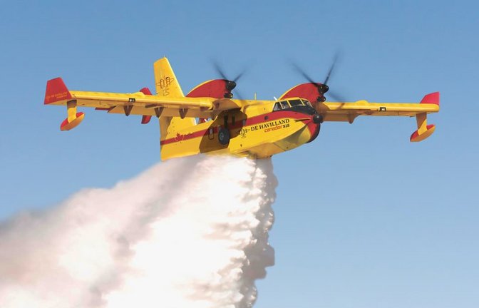 Eine Canadair DHC-515 beim Wasserabwurf: Kanada und die EU wollen mehr neue Löschflugzeuge dieses Typs.<span class='image-autor'>DHC</span>
