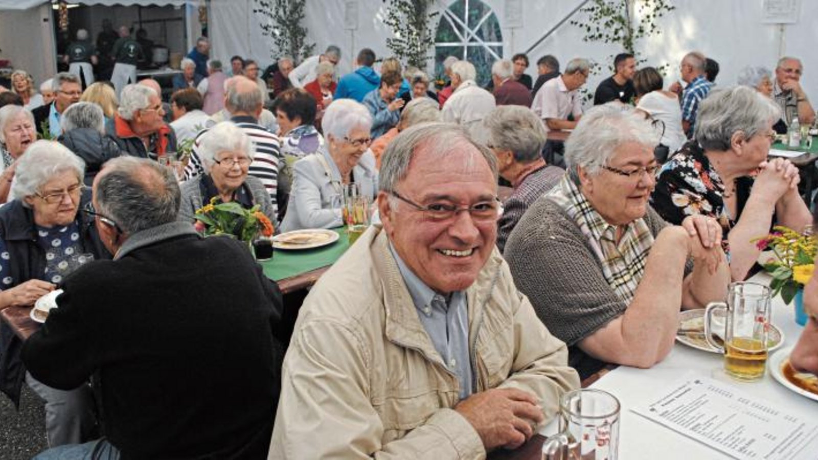 Volles Haus bei der Hocketse des OGV Illingen. Foto: Stahlfeld