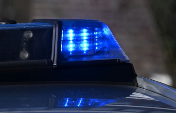 Die Polizei sucht Zeugen (Symbolbild).<span class='image-autor'>Bernd Weißbrod/dpa</span>