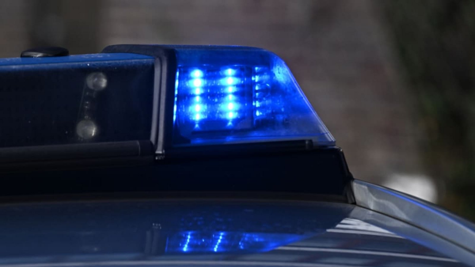 Die Polizei sucht Zeugen (Symbolbild).Bernd Weißbrod/dpa