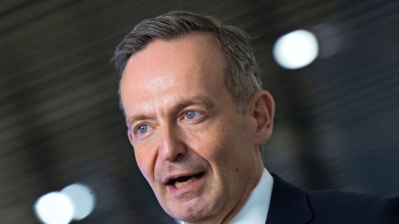 Nach dem Ende der Ampel-Regierung hat sich Volker Wissing aus der aktiven Politik zurückgezogen. Der ehemalige Bundesminister für Digitales und Verkehr ist inzwischen in die Privatwirtschaft gewechselt und leitet den Beirat der Consulting- und Investmentfirma Christ Capital. Ein Bundestagsmandat hat er nicht mehr inne.Foto: dpa