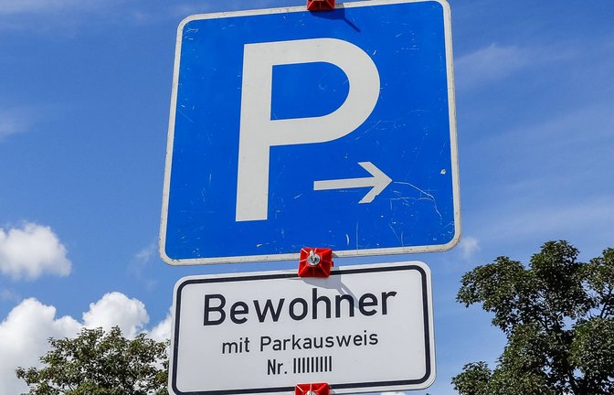 Bis 2021 war das Anwohnerparken mit 30,70 Euro jährlich noch relativ günstig, seitdem haben mehrere Städte und         Gemeinden in Baden-Württemberg die Gebühren deutlich erhöht.<span class='image-autor'>Foto: imago//Grant Hubbs</span>
