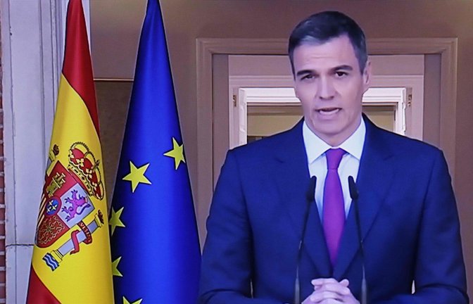 Spaniens Ministerpräsident Pedro Sánchez bleibt weiterhin im Amt, wie er am Montag verkündete.<span class='image-autor'>Foto: AFP/THOMAS COEX</span>