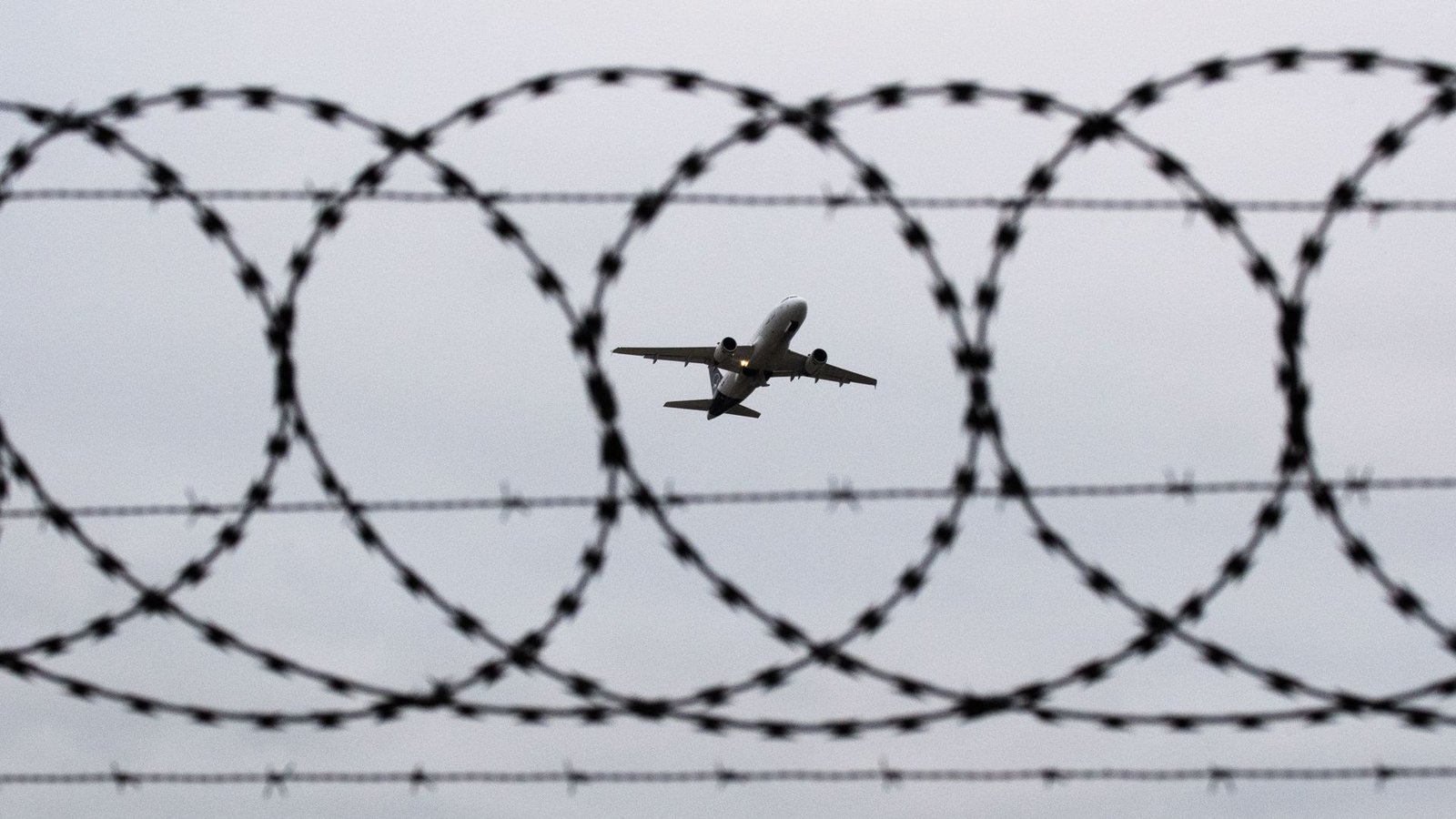Gibt es bald Abschiebeflüge nach Afghanistan und Syrien?Foto: dpa/Julian Stratenschulte Gibt es bald Abschiebeflüge nach Afghanistan und Syrien?Foto: dpa/Julian Stratenschulte