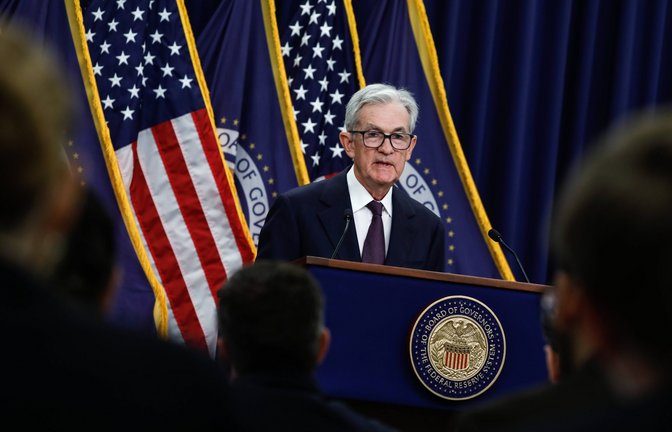 Der nächste Fed-Zinsentscheid steht am 29. Oktober 2025 an. Alle wichtigen Infos zu Termin, Uhrzeit, Prognosen & Auswirkungen für Verbraucher und Anleger.<span class='image-autor'>Foto:  IMAGO / Anadolu Agency</span>
