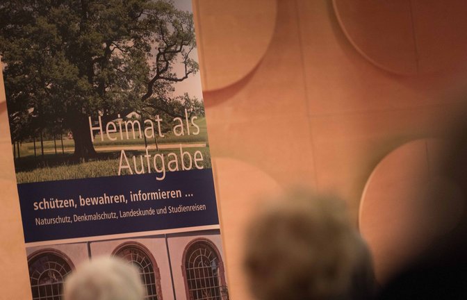 Heimat als Aufgabe – dazu gehört für den Schwäbischen Heimatbund auch der Schutz der freiheitlich-demokratischen Grundordnung.<span class='image-autor'>Foto: Lichtgut/Max Kovalenko</span>