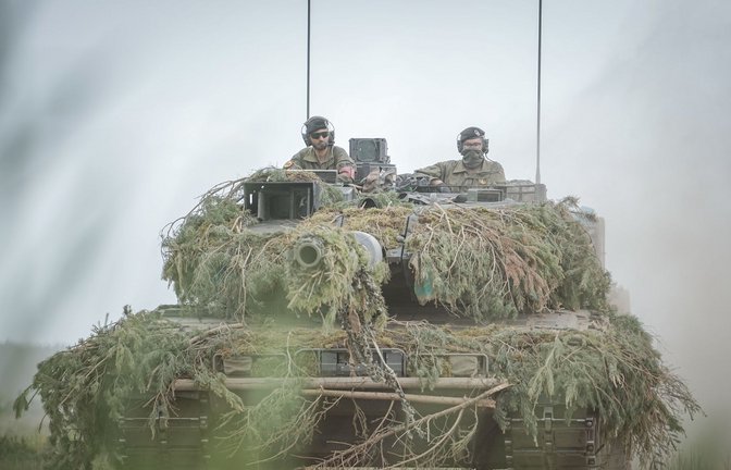 Leopard-2-Panzer der Bundeswehr in Litauen: Die Bundeswehr wird in den kommenden Jahren aufrüsten.<span class='image-autor'>Foto: dpa/Kay Nietfeld</span>