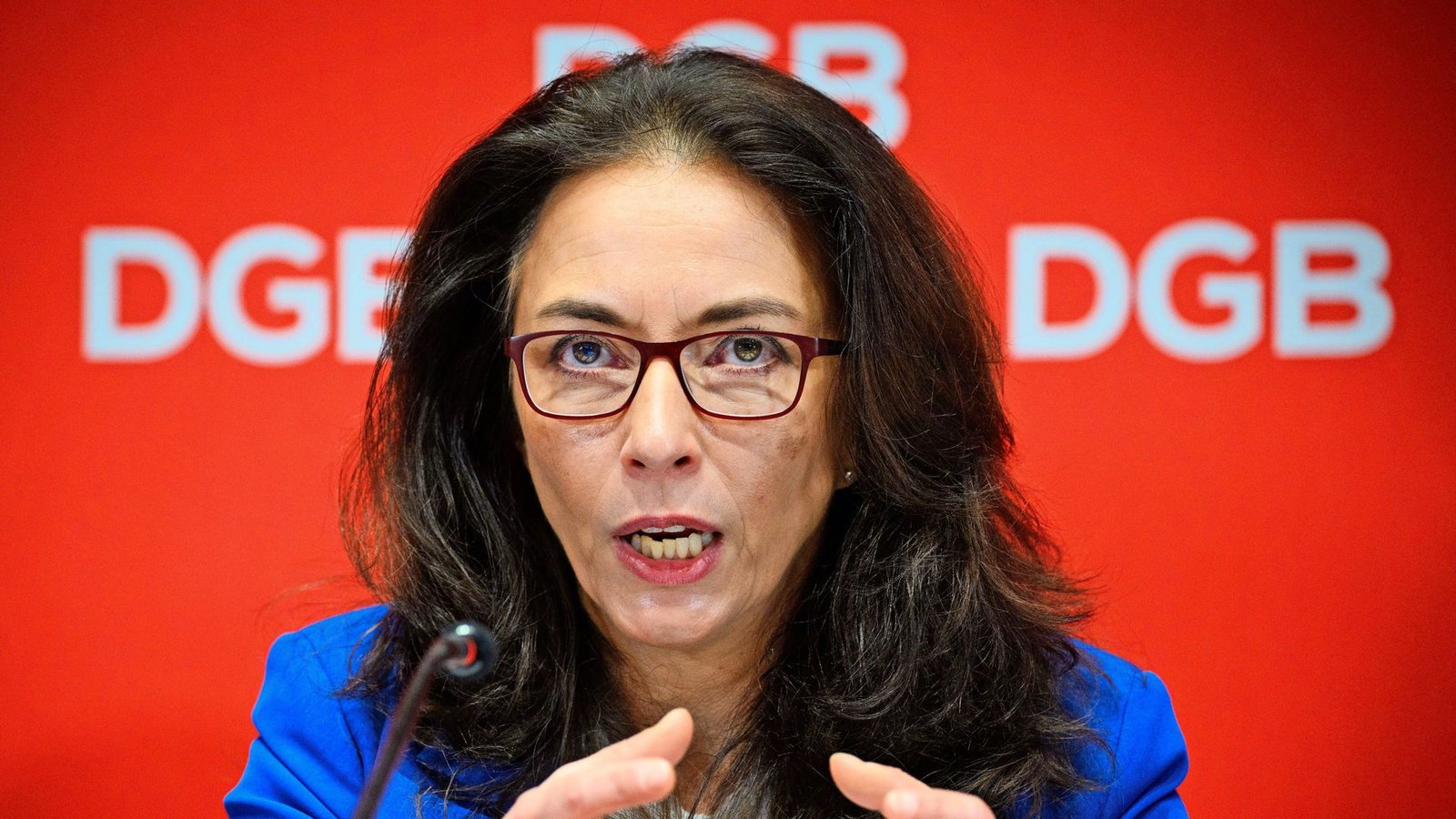 Yasmin Fahimi bei der Jahrespressekonferenz des DGB. (Archivbild)Foto: Bernd von Jutrczenka/dpa/Bernd von Jutrczenka Yasmin Fahimi bei der Jahrespressekonferenz des DGB. (Archivbild)Foto: Bernd von Jutrczenka/dpa/Bernd von Jutrczenka