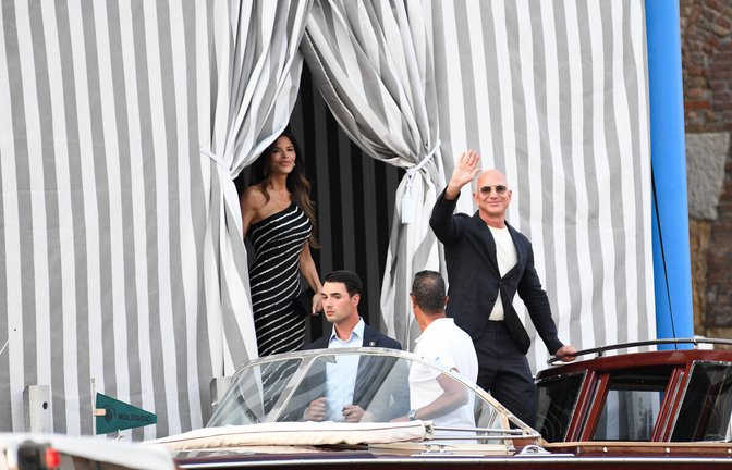 Für das Wochenende soll Venedig ihnen gehören: Amazon-Chef Jeff Bezos und seine Verlobte Lauren Sánchez.<span class='image-autor'>Foto: IMAGO/ABACAPRESS</span>
