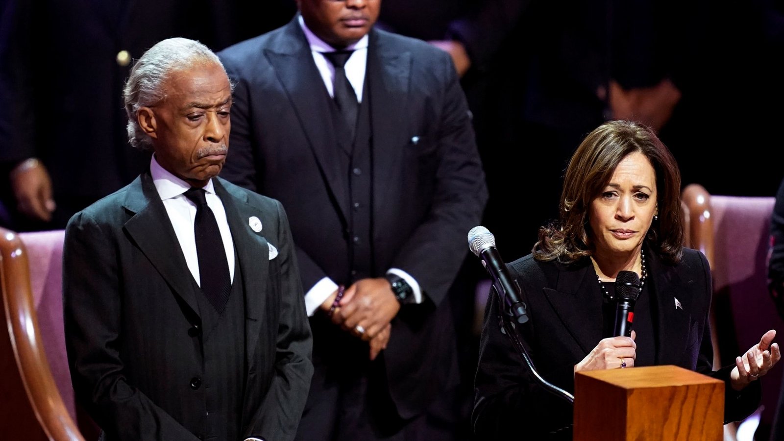 Bürgerrechtler Al Sharpton (l) und US-Vizepräsidentin Kamala Harris nehmen an der Trauerfeier für Tyre Nichols teil.Foto: Andrew Nelles/Pool The Tennessean/AP/dpa