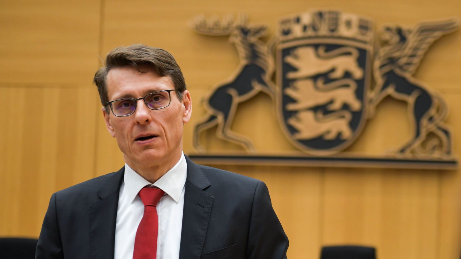 Andreas Singer, Präsident des Oberlandesgerichts Stuttgart, im Gerichtssaal in Stammheim. Hier findet ab Montag das Verfahren gegen einen Teil der mutmaßlichen Rechtsterrorgruppe um Prinz Reuß statt.Foto: LICHTGUT/Max Kovalenko Andreas Singer, Präsident des Oberlandesgerichts Stuttgart, im Gerichtssaal in Stammheim. Hier findet ab Montag das Verfahren gegen einen Teil der mutmaßlichen Rechtsterrorgruppe um Prinz Reuß statt.Foto: LICHTGUT/Max Kovalenko