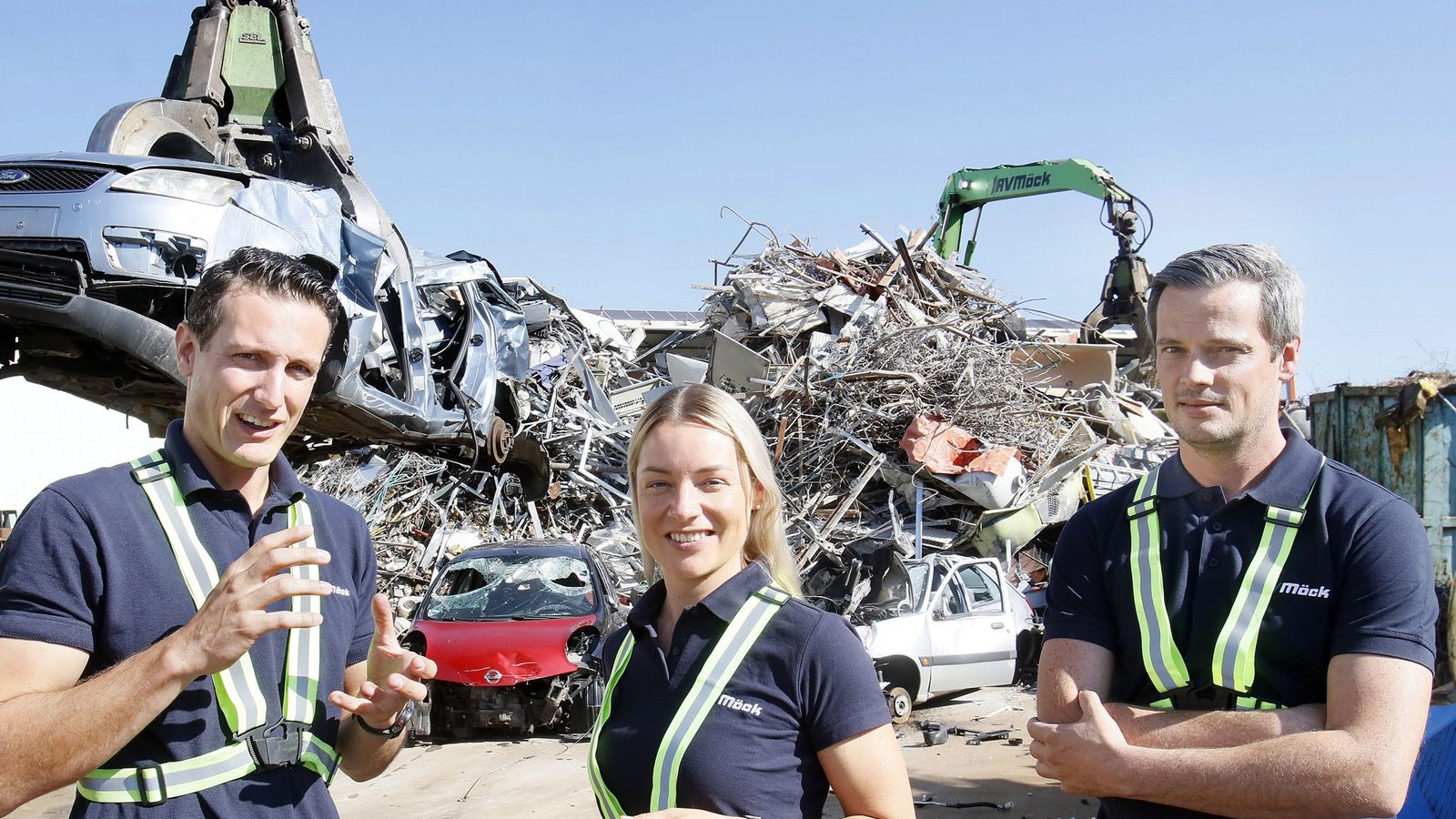 Die Möck-Geschwister Benjamin, Marie und Philipp (von links) haben hier in jüngeren Jahren eigenhändig Schrott sortiert.Foto: Horst Haas Die Möck-Geschwister Benjamin, Marie und Philipp (von links) haben hier in jüngeren Jahren eigenhändig Schrott sortiert.Foto: Horst Haas