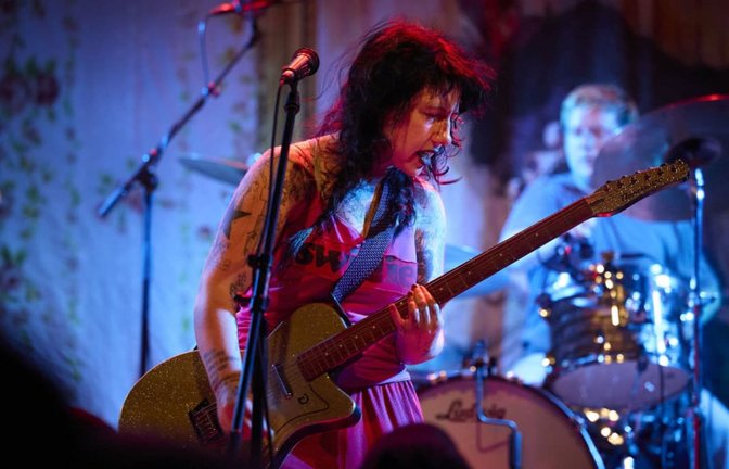 Karly Hartzman von der US-Band Wednesday am Dienstagabend in der Manufaktur Schorndorf.<span class='image-autor'>Gottfried Stoppel</span>
