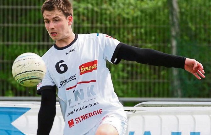 Johannes Jungclaussen bringt an der Leine vollen Einsatz. Foto: Küppers