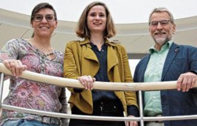 Anna-Katharina Fischer (Mitte) arbeitet in Zukunft eng mit Carolin Stelzner vom Bildungsbüro und Jugendamtsleiter Wolfgang Schwaab zusammen.  Foto: LE
