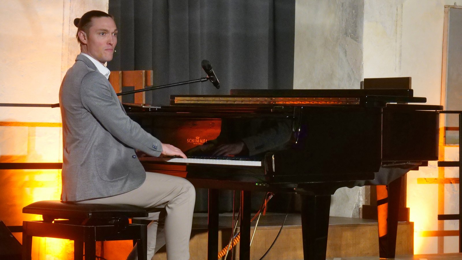 Wie tickt die Generation Y? Andreas Langsch geht der Frage in der Peterskirche auf den Grund. Foto: Friedrich Wie tickt die Generation Y? Andreas Langsch geht der Frage in der Peterskirche auf den Grund. Foto: Friedrich