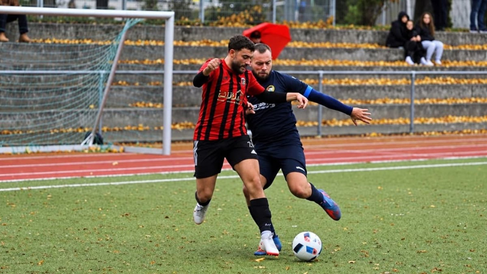 Elvir Gashi (links) spielt seit über drei Jahren für den KF Kosova Bernhausen – nun in der Kreisliga A. In seiner ersten Saison gelangen ihm 43 Treffer in 22 Einsätzen in der Kreisliga B4.privat