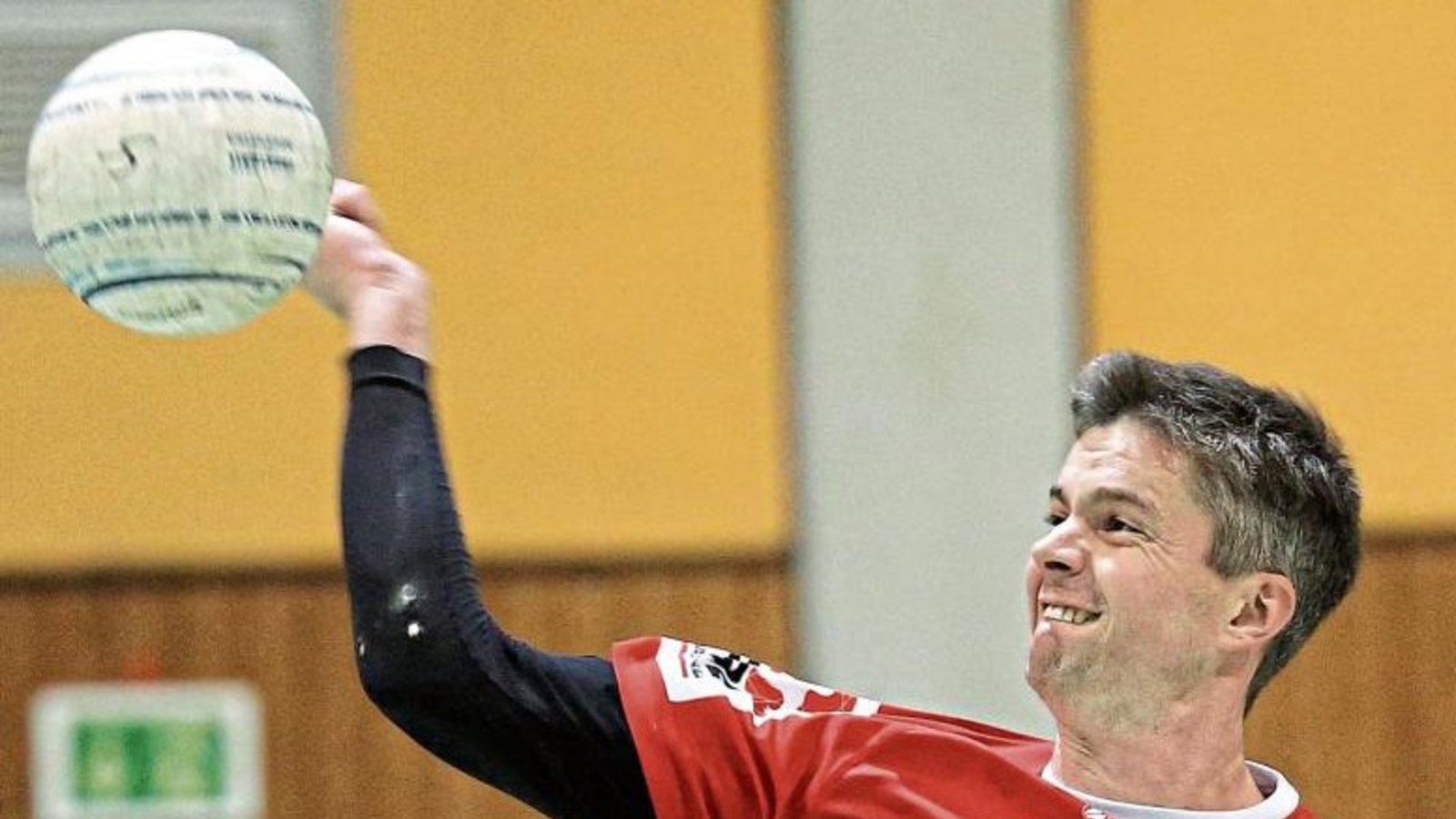 Kolja Meyer ist beim TV Vaihingen in der Halle in der Regel für den Block und die Rückschläge zuständig. Foto: Archiv/Küppers Kolja Meyer ist beim TV Vaihingen in der Halle in der Regel für den Block und die Rückschläge zuständig. Foto: Archiv/Küppers