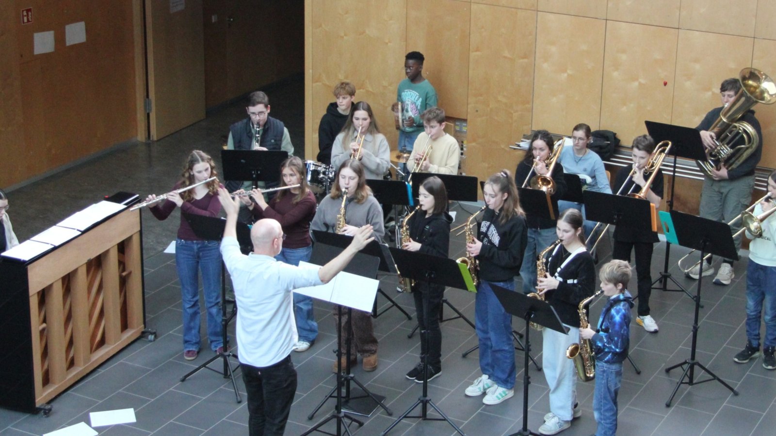 Die Big Band sorgt für einen schwungvollen Auftakt. Foto: p Die Big Band sorgt für einen schwungvollen Auftakt. Foto: p