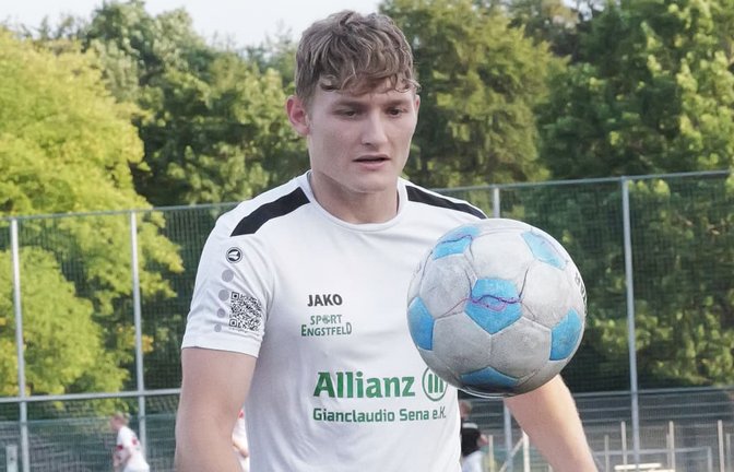 Angreifer Robin Hock trägt seit der Jugend das Trikot der Spvgg Stetten.<span class='image-autor'>Günter Bergmann</span>