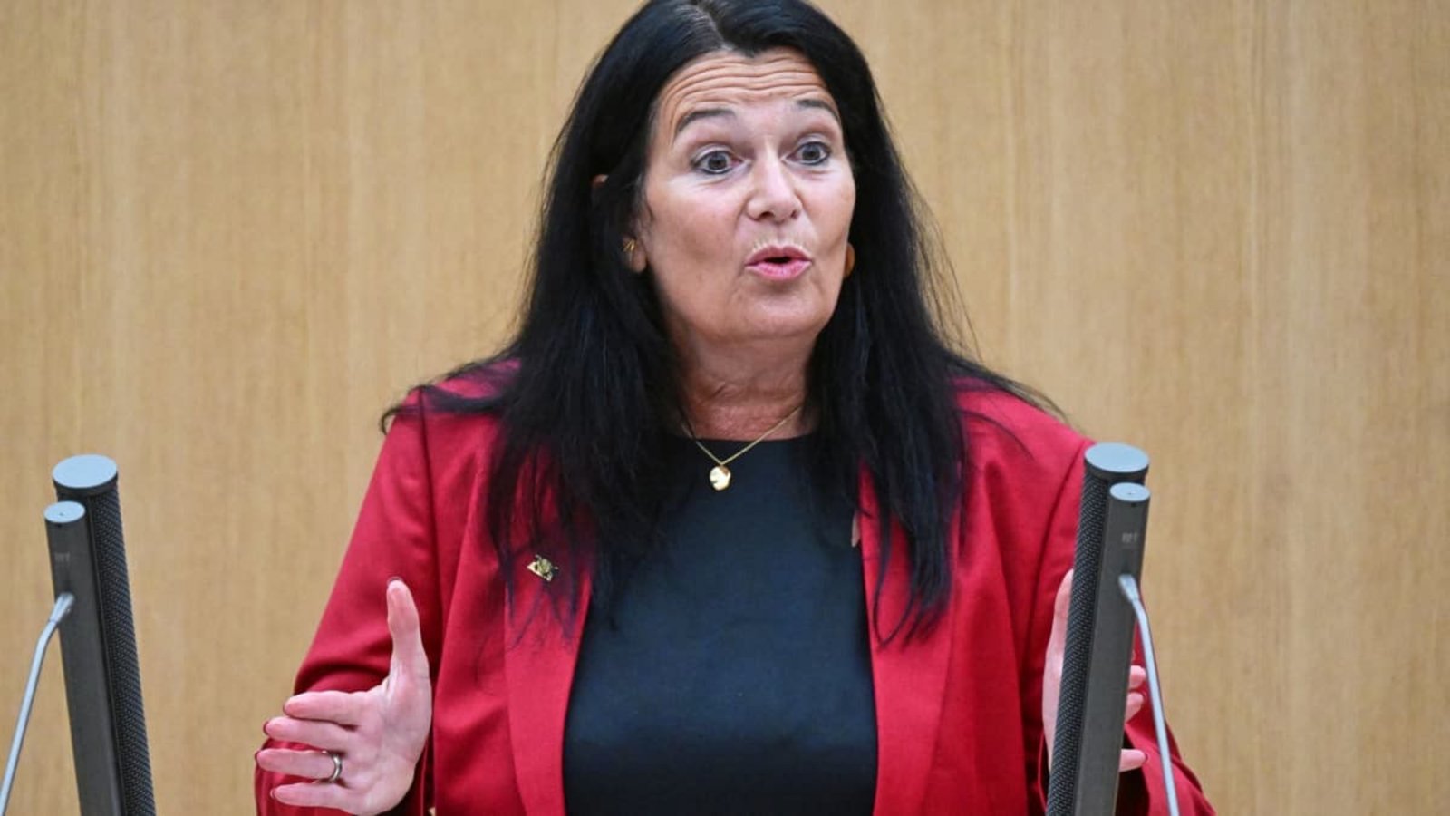 Katrin Steinhülb-Joos, schulpolitische Sprecherin der SPD-Fraktion im Landtag, will, dass Eltern bei Kita-Gebühren entlastet werden - noch bevor das verbindliche kostenlose Kita-Jahr kommt.Bernd Weißbrod/dpa Katrin Steinhülb-Joos, schulpolitische Sprecherin der SPD-Fraktion im Landtag, will, dass Eltern bei Kita-Gebühren entlastet werden - noch bevor das verbindliche kostenlose Kita-Jahr kommt.Bernd Weißbrod/dpa