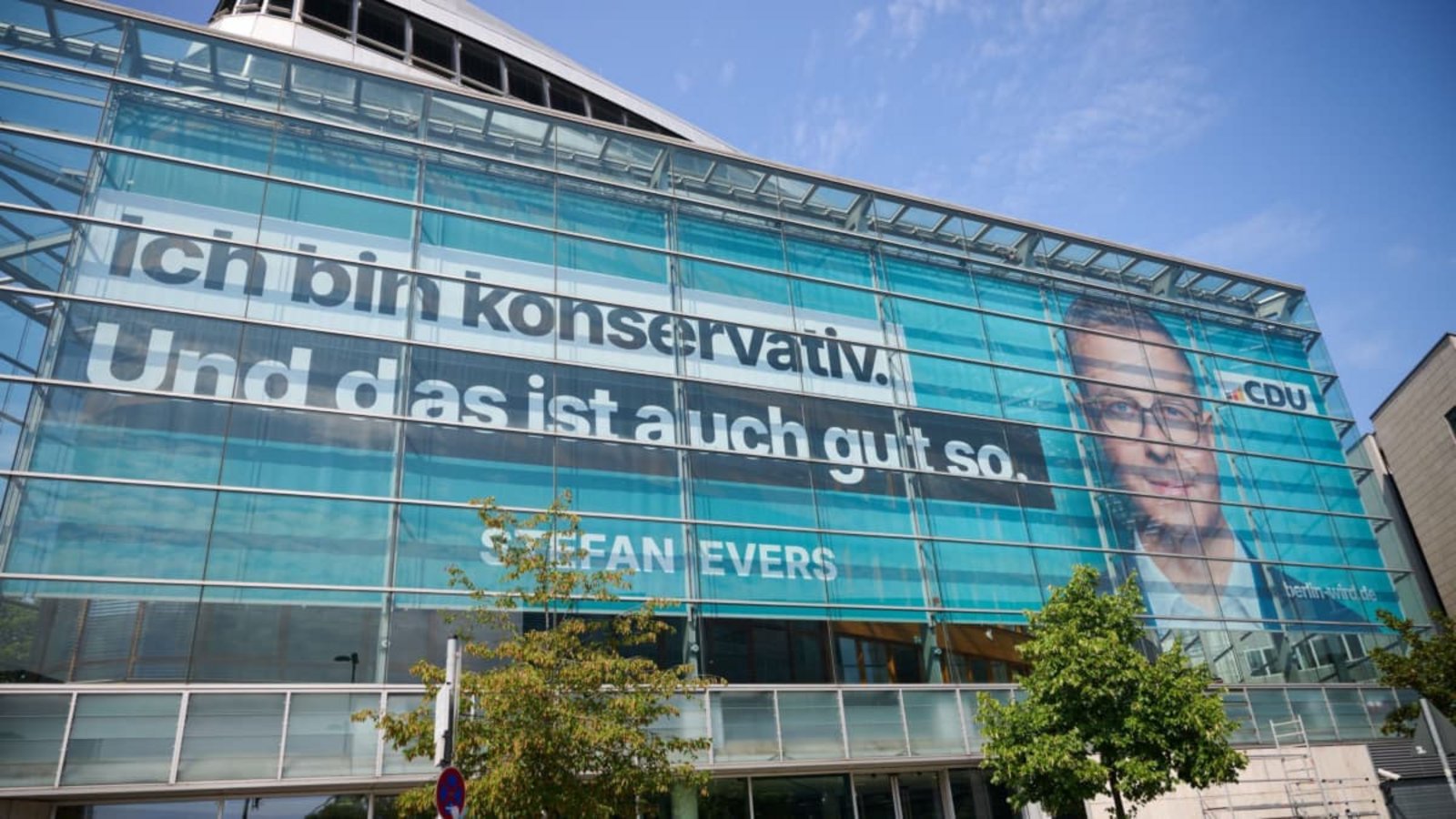 Der CDU-Politiker Stefan Evers ist noch nicht allzu lange Spitzenkandidat seiner Partei für die Wahl zum Berliner Abgeordnetenhaus.Annette Riedl/dpa Der CDU-Politiker Stefan Evers ist noch nicht allzu lange Spitzenkandidat seiner Partei für die Wahl zum Berliner Abgeordnetenhaus.Annette Riedl/dpa
