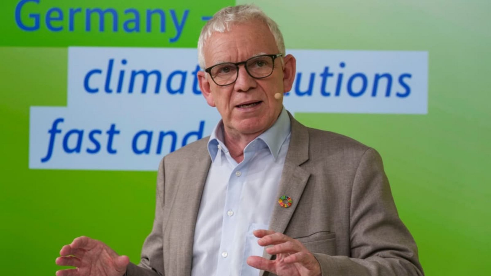 Jochen Flasbarth, Staatssekretär im deutschen Entwicklungsministerium, will einen nationalen Hitzeaktionsplan für den nächsten Sommer (Archivfoto).Sergei Grits/AP/dpa Jochen Flasbarth, Staatssekretär im deutschen Entwicklungsministerium, will einen nationalen Hitzeaktionsplan für den nächsten Sommer (Archivfoto).Sergei Grits/AP/dpa