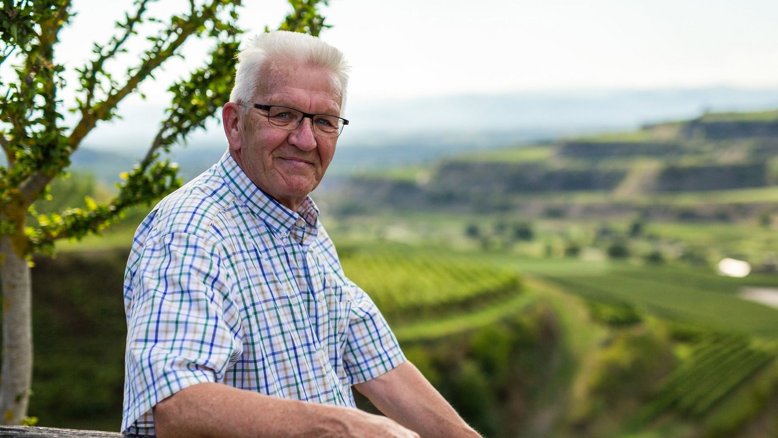 Er liebt die Natur und den Wein: Ministerpräsident Kretschmann kämpft gegen „die Verstädterung der Hirne“, die mancher Winzer in Brüssel ausgemacht hat.Foto: dpa/Philipp von Ditfurth Er liebt die Natur und den Wein: Ministerpräsident Kretschmann kämpft gegen „die Verstädterung der Hirne“, die mancher Winzer in Brüssel ausgemacht hat.Foto: dpa/Philipp von Ditfurth