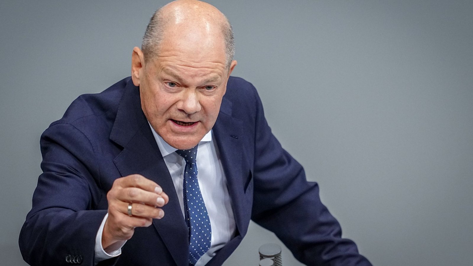 Olaf Scholz möchte Geflüchtete schneller in Jobs vermitteln. Das Programm Jobturbo der Bundesagentur für Arbeit soll dabei helfen (Symbolbild).Foto: dpa/Kay Nietfeld Olaf Scholz möchte Geflüchtete schneller in Jobs vermitteln. Das Programm Jobturbo der Bundesagentur für Arbeit soll dabei helfen (Symbolbild).Foto: dpa/Kay Nietfeld