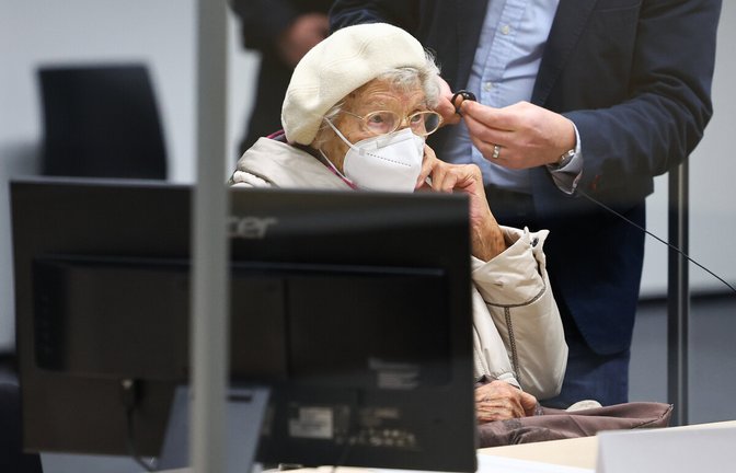 Die ehemalige Sekretärin, hier 2022 in Itzehoe.<span class='image-autor'>Foto: dpa/Christian Charisius</span>