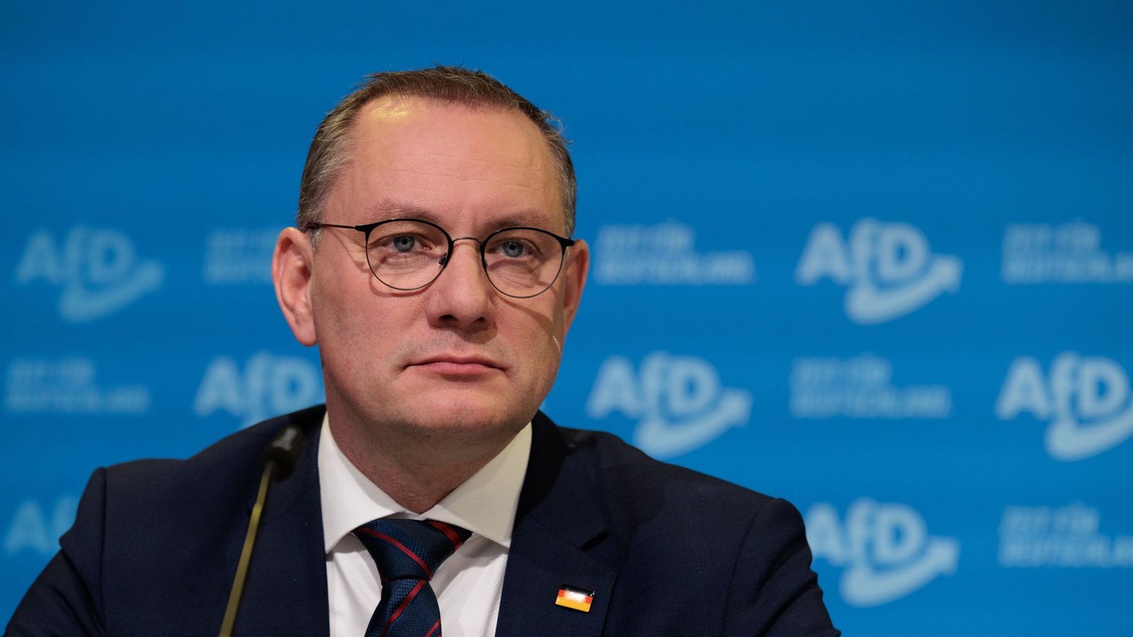 Er riecht eine „Geschmäckle“, das seine Partei verströmt: AfD-Chef Tino Chrupalla.Foto: dpa Er riecht eine „Geschmäckle“, das seine Partei verströmt: AfD-Chef Tino Chrupalla.Foto: dpa