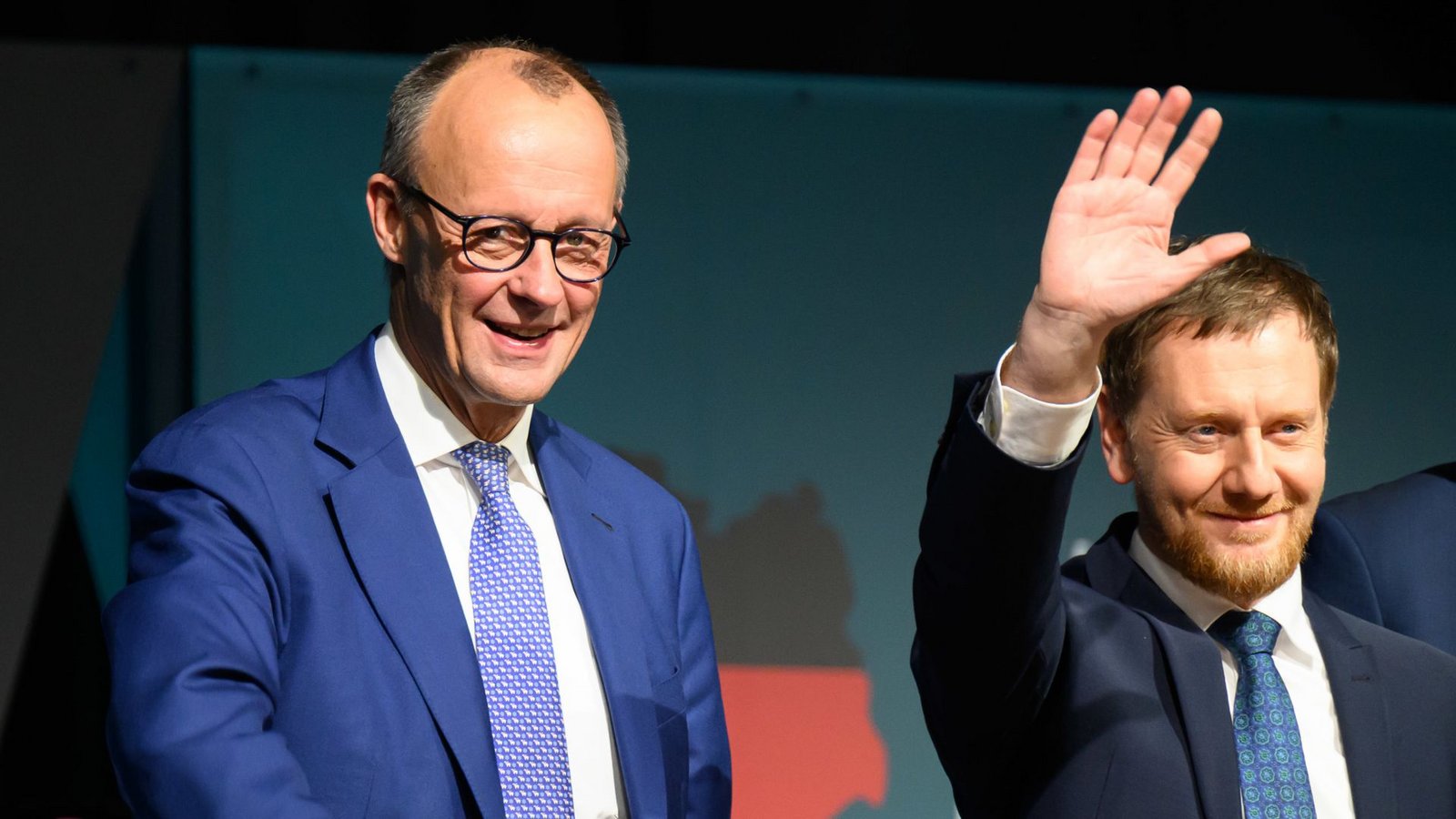 Friedrich Merz (links) bei einem Wahlkampfauftritt mit dem sächsischen Ministerpräsidenten Michael Kretschmer in Dresden.Foto: dpa/Robert Michael Friedrich Merz (links) bei einem Wahlkampfauftritt mit dem sächsischen Ministerpräsidenten Michael Kretschmer in Dresden.Foto: dpa/Robert Michael