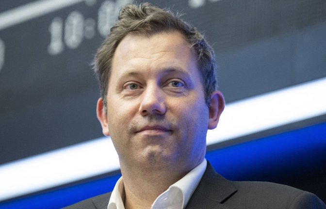 Finanzminister Lars Klingbeil (SPD) hat seine Bereitschaft zur Erhöhung der Verteidigungsausgaben erkennen lassen.<span class='image-autor'>Foto: Boris Roessler/dpa/Boris Roessler</span>