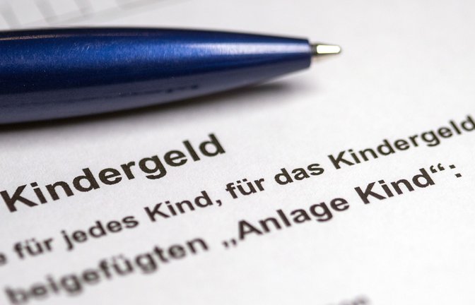 Erziehungsberechtigte erhalten Kindergeld auch dann noch, wenn die Kinder zwischen 18 und 25 Jahre alt sind. Dafür müssen allerdings bestimmte Voraussetzungen erfüllt sein. (Symbolfoto)<span class='image-autor'>Foto: dpa/Jens Büttner</span>