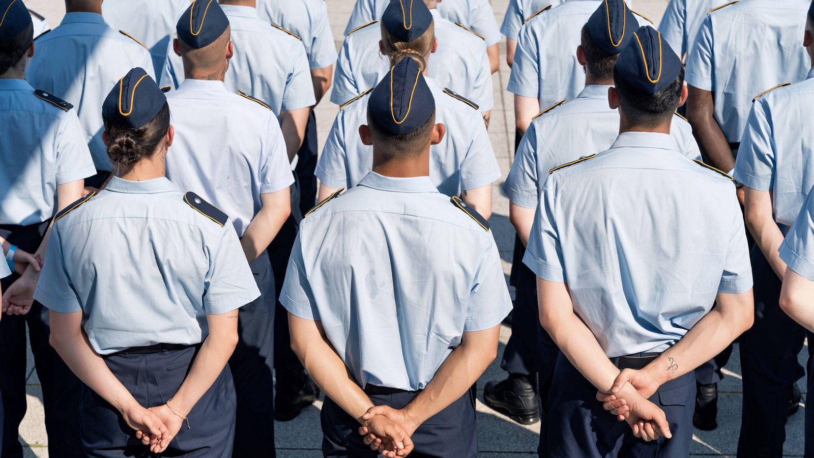 Schätzungsweise etwa 3000 muslimische Soldaten dienen in der Bundeswehr.Foto: IMAGO/Stefan Zeitz