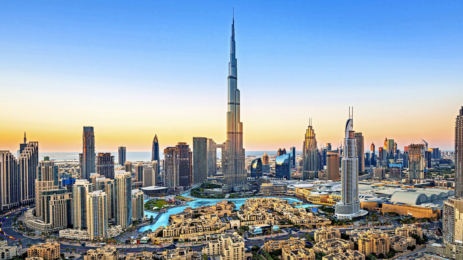 Der 830 Meter hohe Burj Khalifa prägt Dubais Skyline.Foto: Rastislav Sedlak SK - stock.adob
